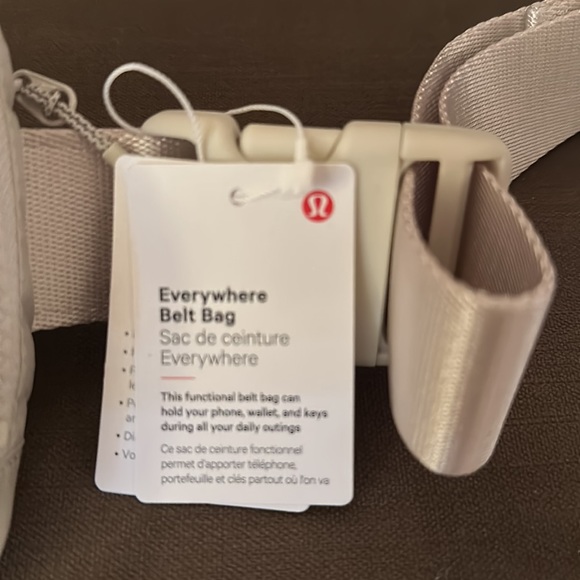 Lululemon everywhere belt bag white opal. Original design. Brand new with tags. - Picture 3 of 7